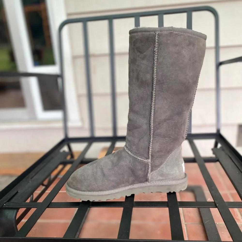 UGG Classic Tall II Women's, Gray, Size 6, Good Condition